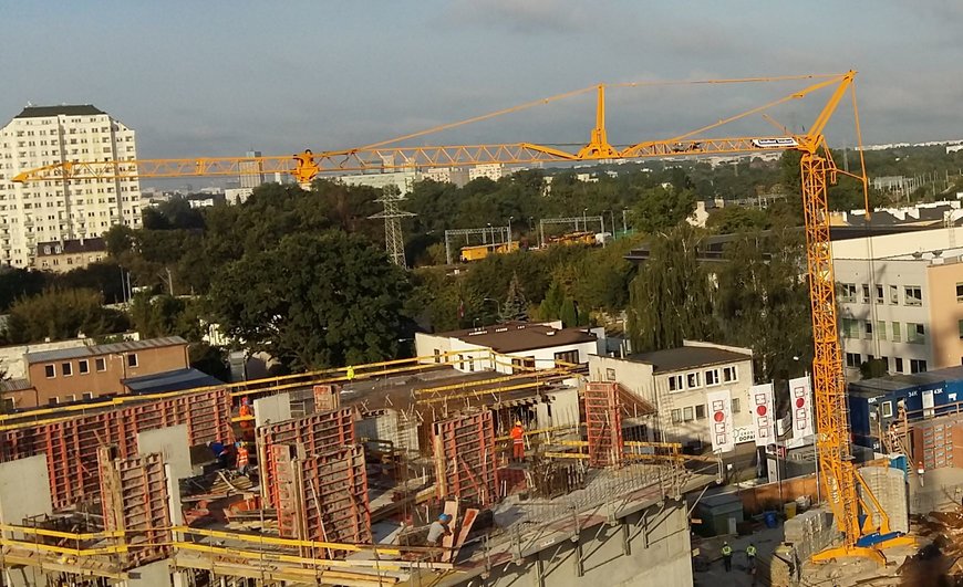 Three Potain cranes keep Warsaw apartment block project on schedule